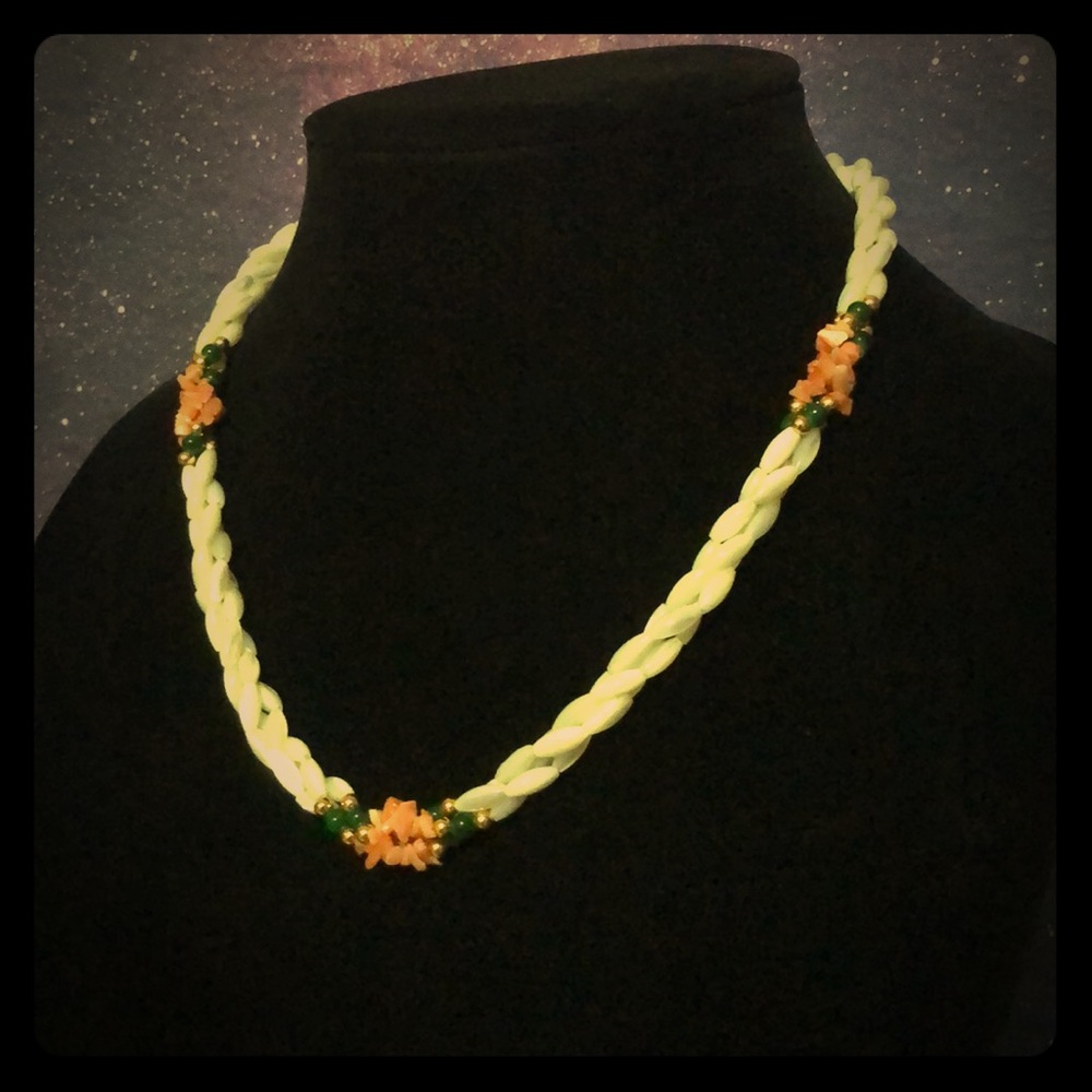 VTG Angel Skin Coral Jade MOP Necklace